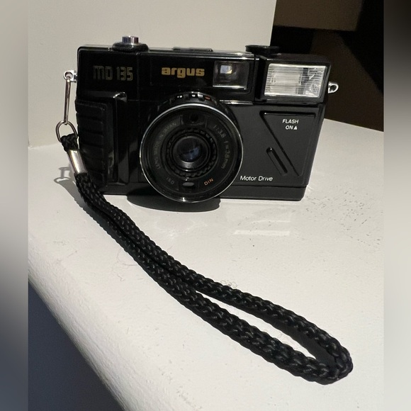 Vintage ARGUS MD135 Film Camera 35mm Motor Drive 1:3.8 f 38mm Black With Case - Picture 5 of 16